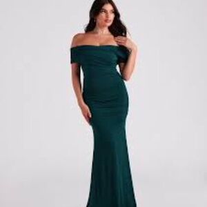 NWT WINDSOR LAYNE OFF SHOULDER MERMAID DRESS, HUNTER GREEN
